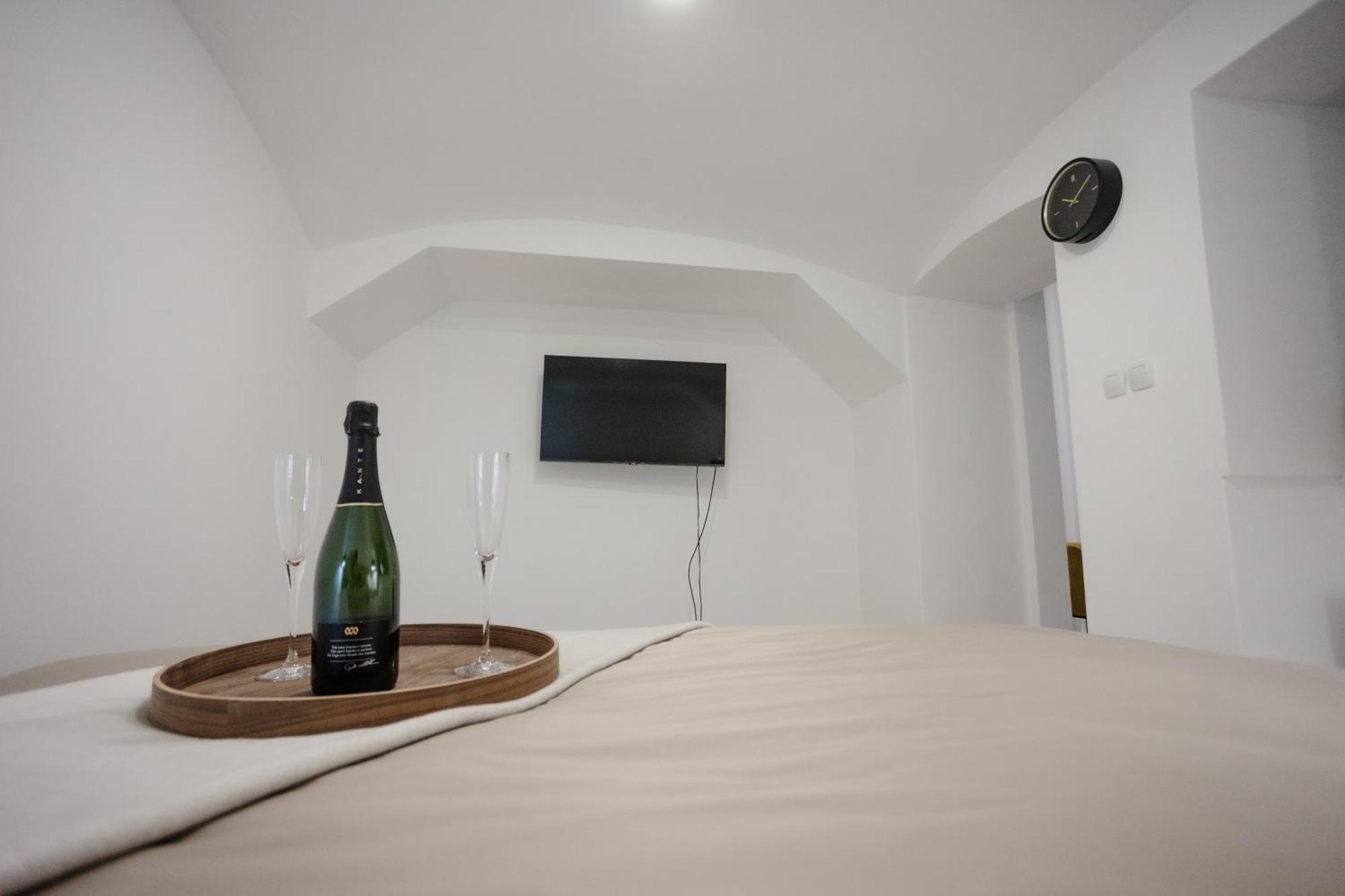 Amore Luxury Apartment ซาเกร็บ ภายนอก รูปภาพ
