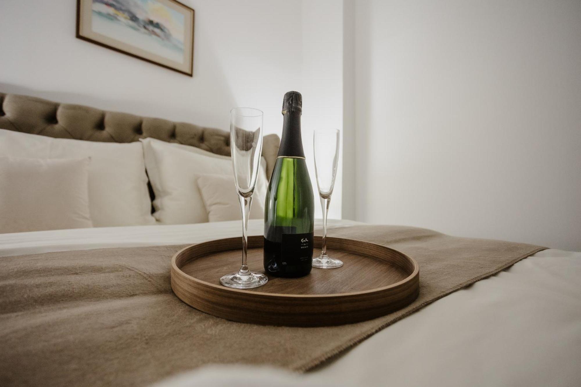Amore Luxury Apartment ซาเกร็บ ภายนอก รูปภาพ